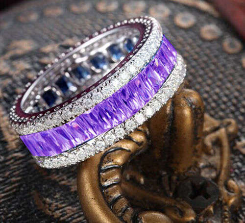 (R1800.00) ***ELEGANT*** AMETHYST WOMAN 925 (STAMPED) SILVER RING SIZE 8 (SA Q)