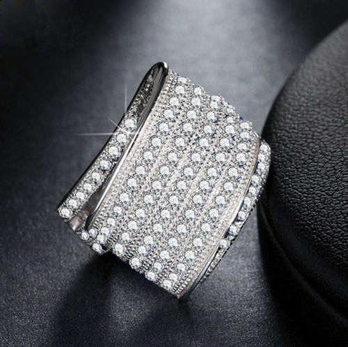 *****WOW!!!!***** WHITE SAPPHIRE WOMAN RING SIZE 7(O)/ 8(Q)/ 9(R)