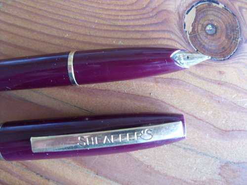 Sheaffers maroon & gold color fountain pen circa post 1950's