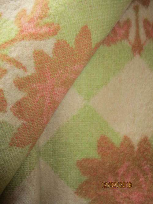 Stunning Large pure wool blanket made in Holland from sheep wool - postage included