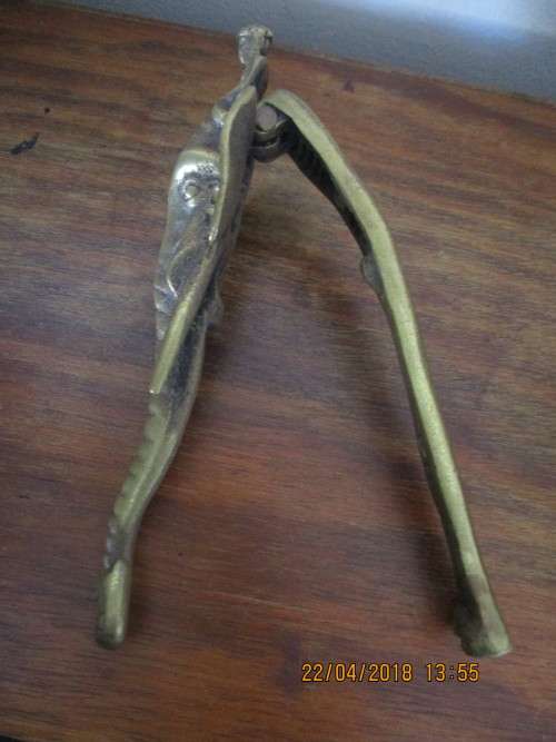 Stunning Antique Door knocker in brass  - 17,5 cm long