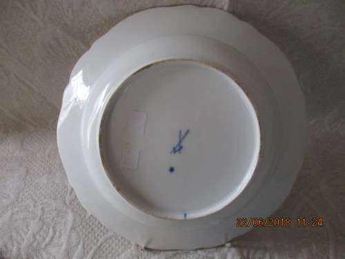 Meissen hand painted soup bowl / entree plate - 23 cm wide - circa 1890-1900