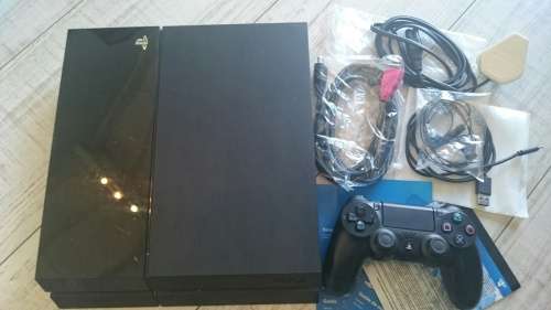 PS4 Console 500GB + Original Controller