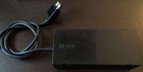 Black Xbox One Console 500GB + Original Controller + Games