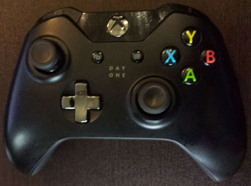 Black Xbox One Console 500GB + Original Controller + Games