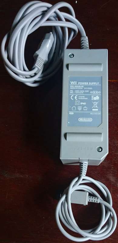 White Wii Console, Original remote & Accessories