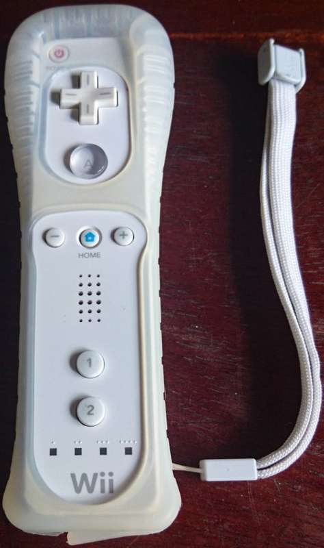 White Wii Console, Original remote & Accessories