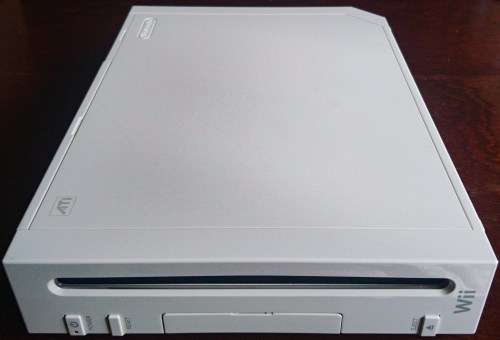 White Wii Console, Original remote & Accessories