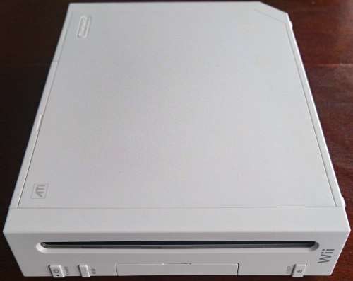 White Wii Console, Original White Wii Remote & Accessories