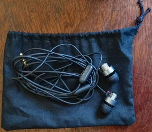 Official PS Vita Case, Earphones & Cleaning Cloth