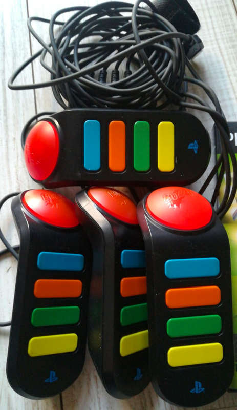 Buzz Sports Quiz + Buzzers (Set of 4) - PS2