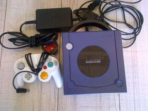 Purple GameCube Console, White Generic Controller