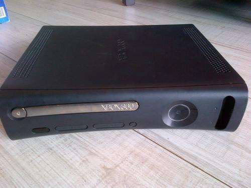 Black Xbox 360 elite console (NO CABLES). Works perfectly
