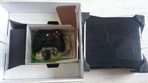 Boxed Xbox 360 console 250 GB Slimline + Original Controller + Cables