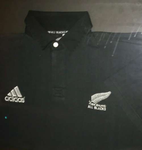 ALL BLACK FRAMED JERSEY BEHIND CLASS