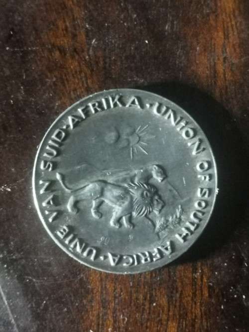 1937 SILVER CORONATION MEDAL &CASKET