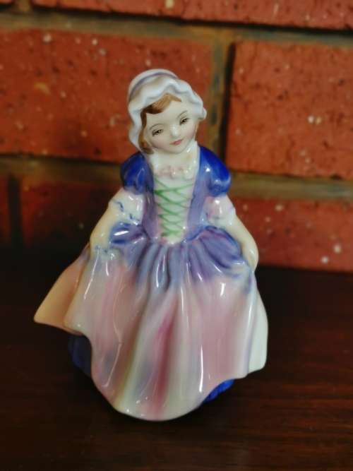 ROYAL DOULTAN FIGURINE (DINKY DO)