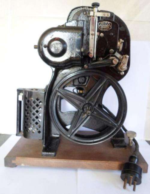 VERY RARE ZEIS ICON MOVIE PLAYER