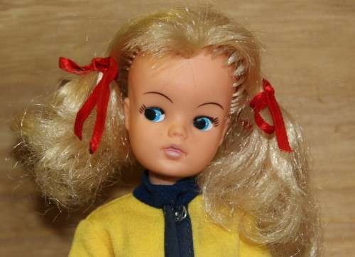 Vintage Collectible Fun Time Sindy with Original Tracksuit Outfit