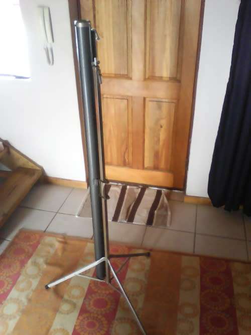 Projector screen
