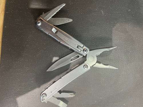 LEATHERMAN SIDE KICK