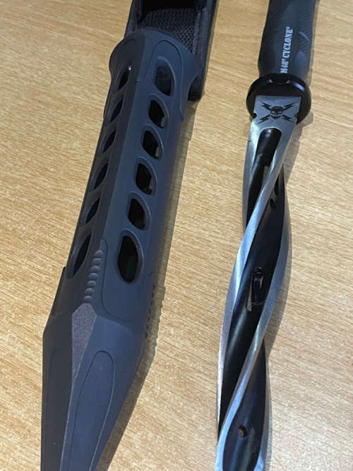 United Cutlery M48 Cyclone