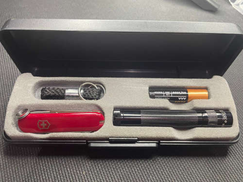 Maglite + Victorinox