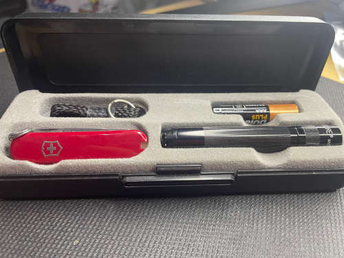 Maglite + Victorinox