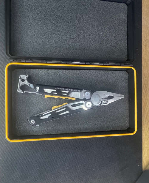 Leatherman Signal