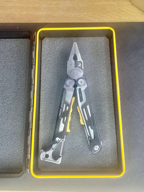 Leatherman Signal