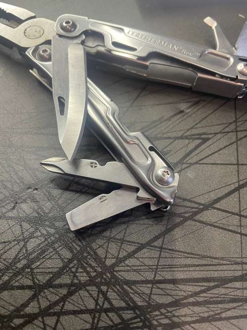 Leatherman Rev