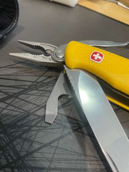 WENGER Ranger Touring 174 Folding  Swiss Army Knife!