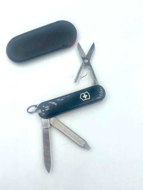 Victorinox Classic SD Black