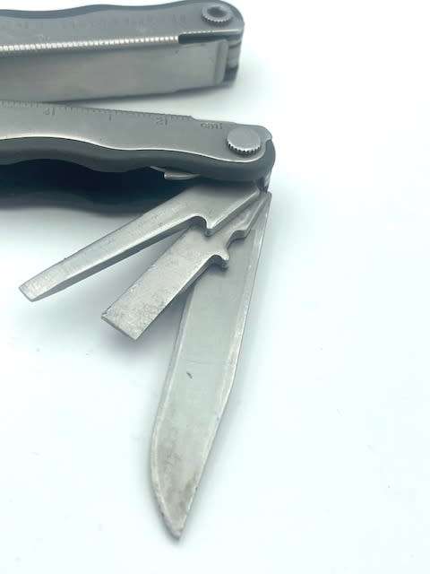 Leatherman Kick