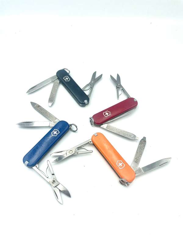 Victorinox Classic SD x4