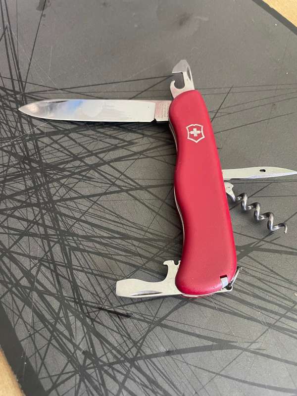 Victorinox Picknicker w/Liner Lock Blade Red 111mm