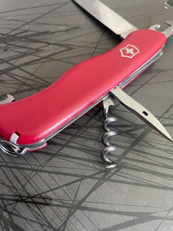Victorinox Picknicker w/Liner Lock Blade Red 111mm