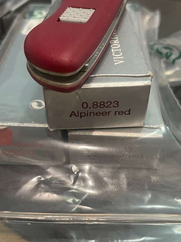Victorinox Alpineer NEW in Box