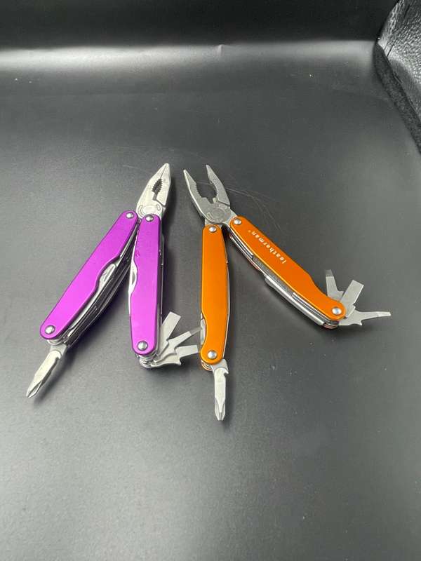 Leatherman Juice EX6 and S2