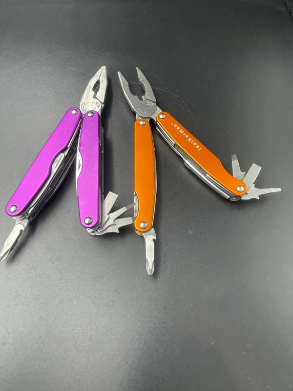 Leatherman Juice EX6 and S2