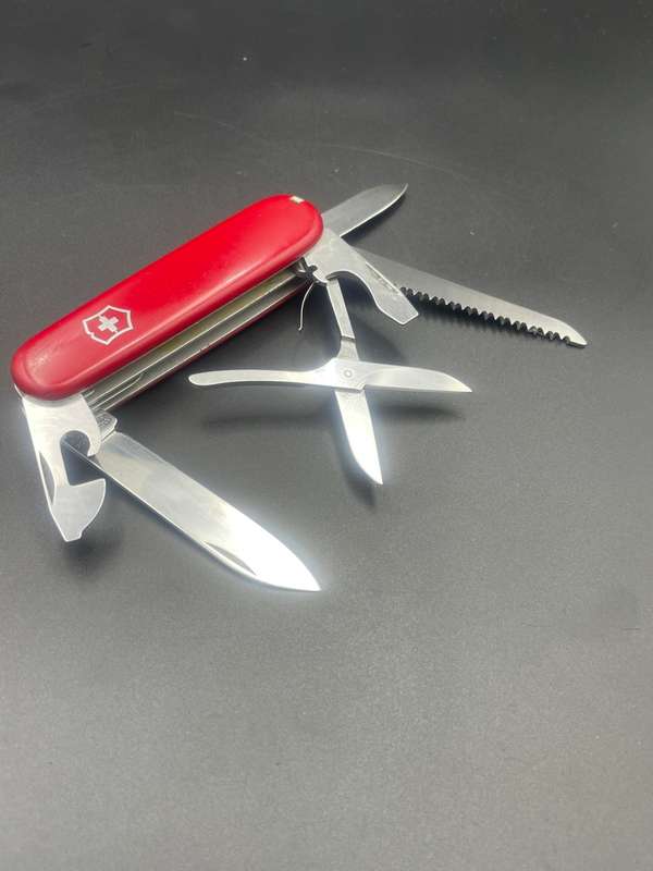 Victorinox Huntsman Red