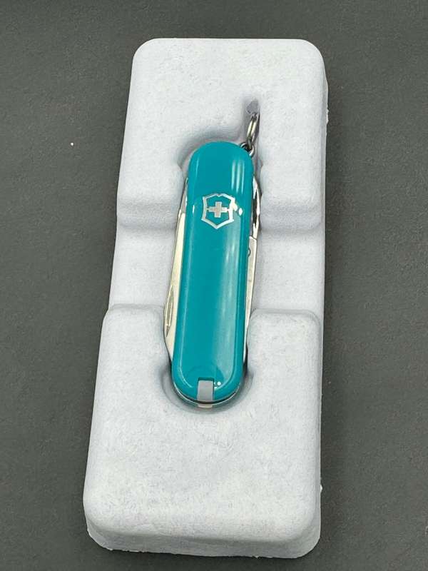 Victorinox Classic Colours Mountain Lake 58mm - Box