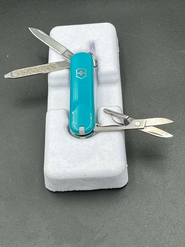Victorinox Classic Colours Mountain Lake 58mm - Box