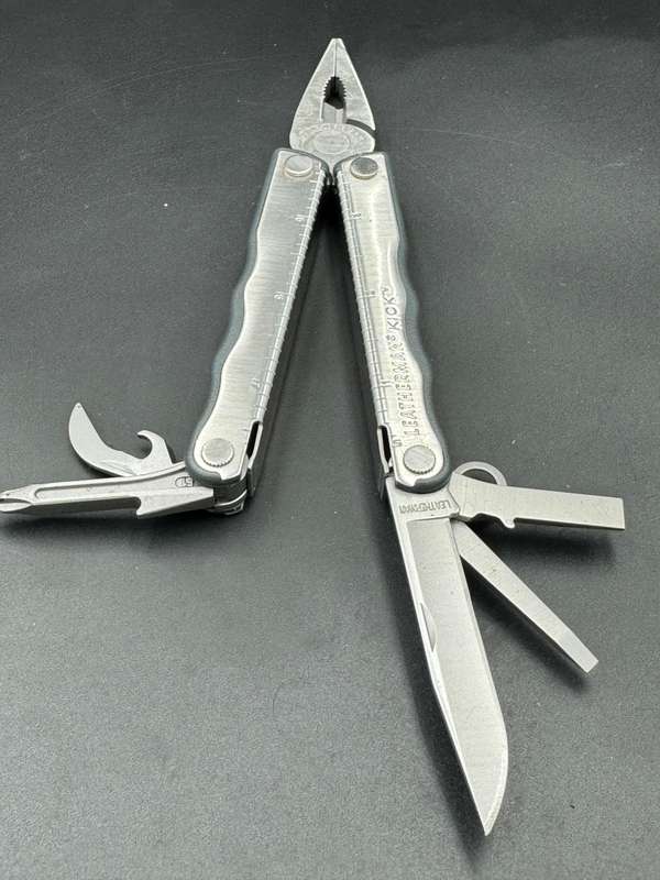 Leatherman Kick