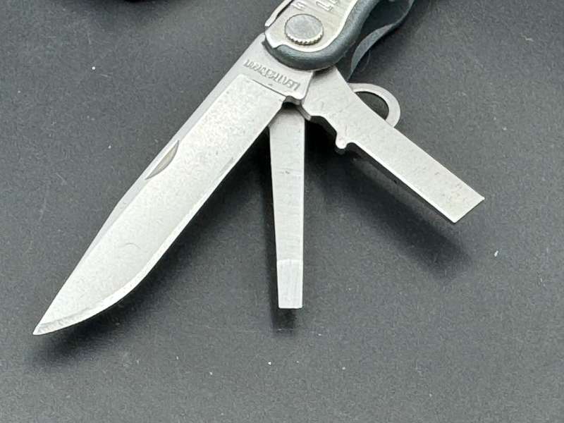 Leatherman Kick