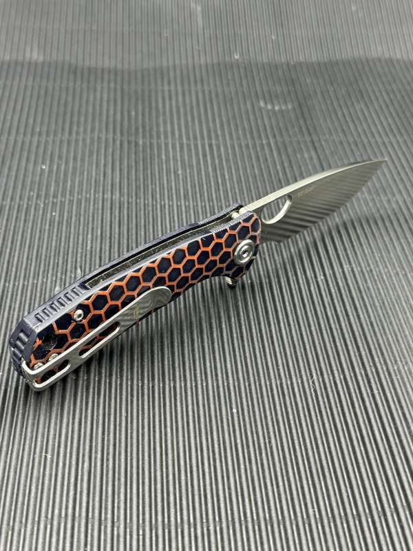 Honey Badger Leaf Small