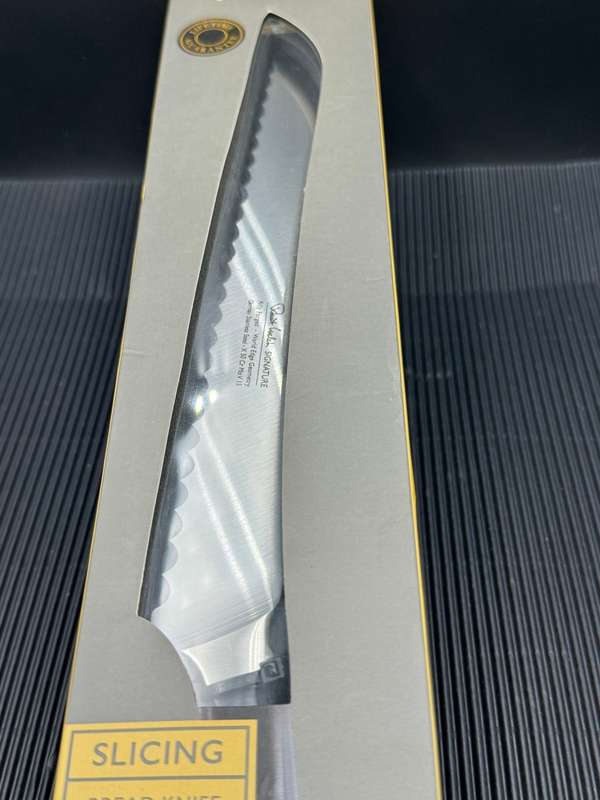 Robert Welch Signature Bread Knife 22cm + Paring Knife
