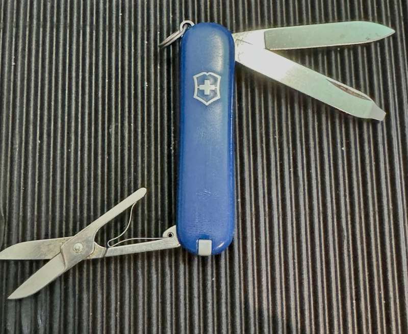 Victorinox Classic Blue
