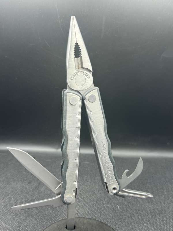 Leatherman Kick