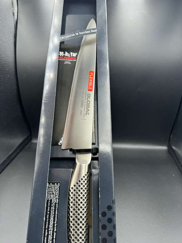 GLOBAL G-18 FILLETING KNIFE 24CM